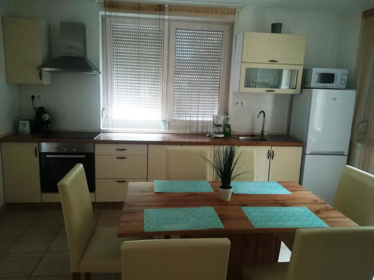 Balatinus Apartmanhaz Siófok Buitenkant foto