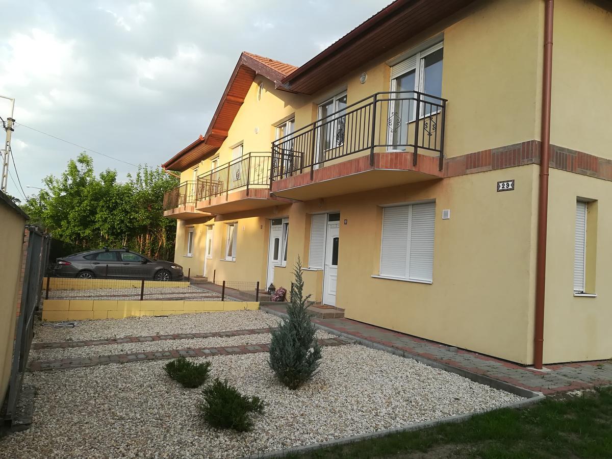 Balatinus Apartmanhaz Siófok Buitenkant foto