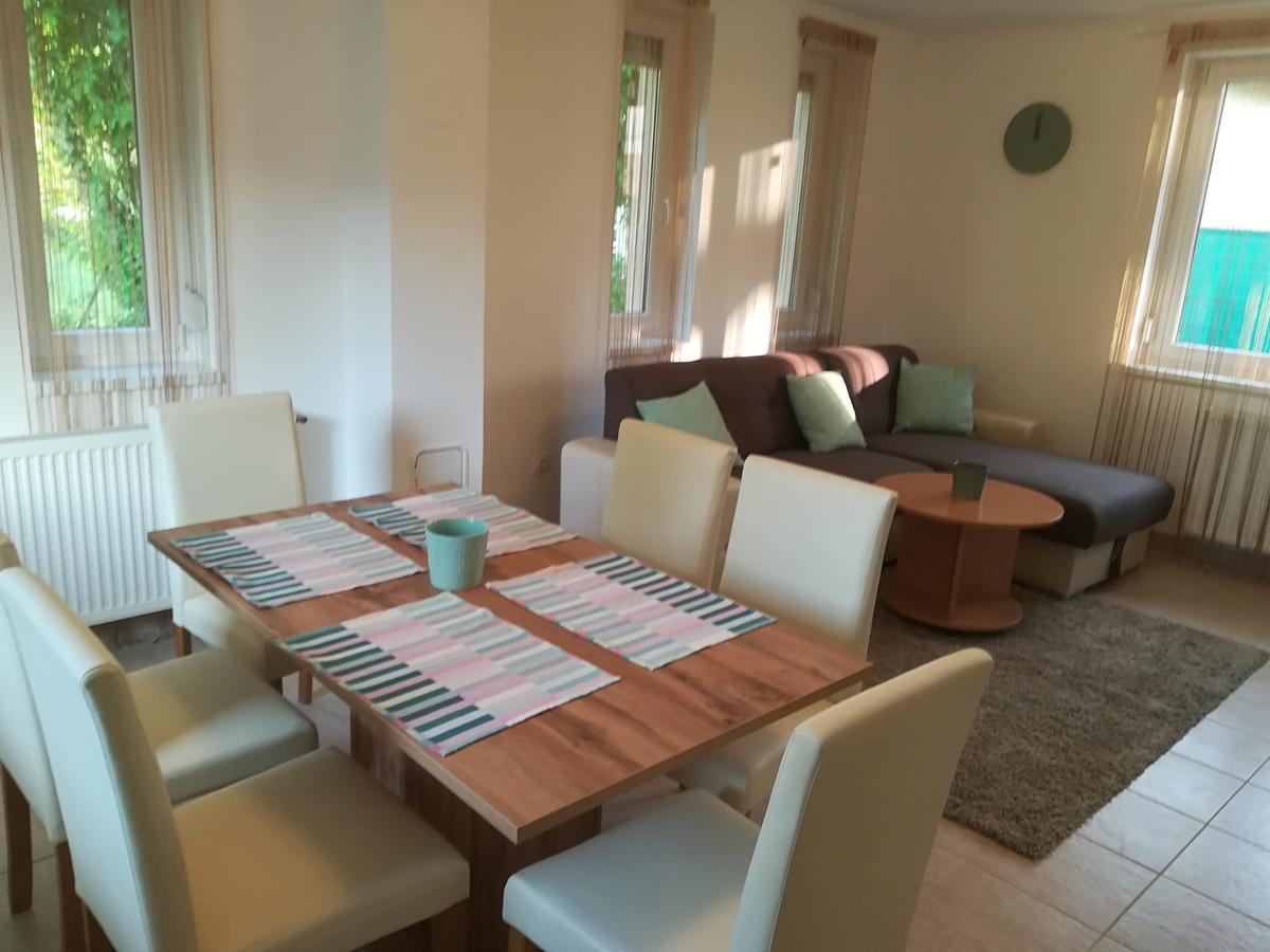 Balatinus Apartmanhaz Siófok Buitenkant foto