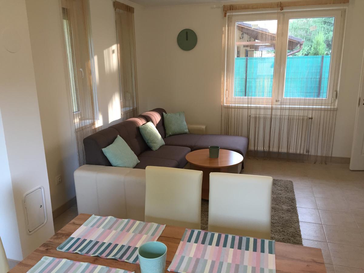 Balatinus Apartmanhaz Siófok Buitenkant foto