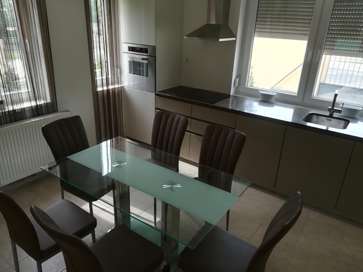 Balatinus Apartmanhaz Siófok Buitenkant foto