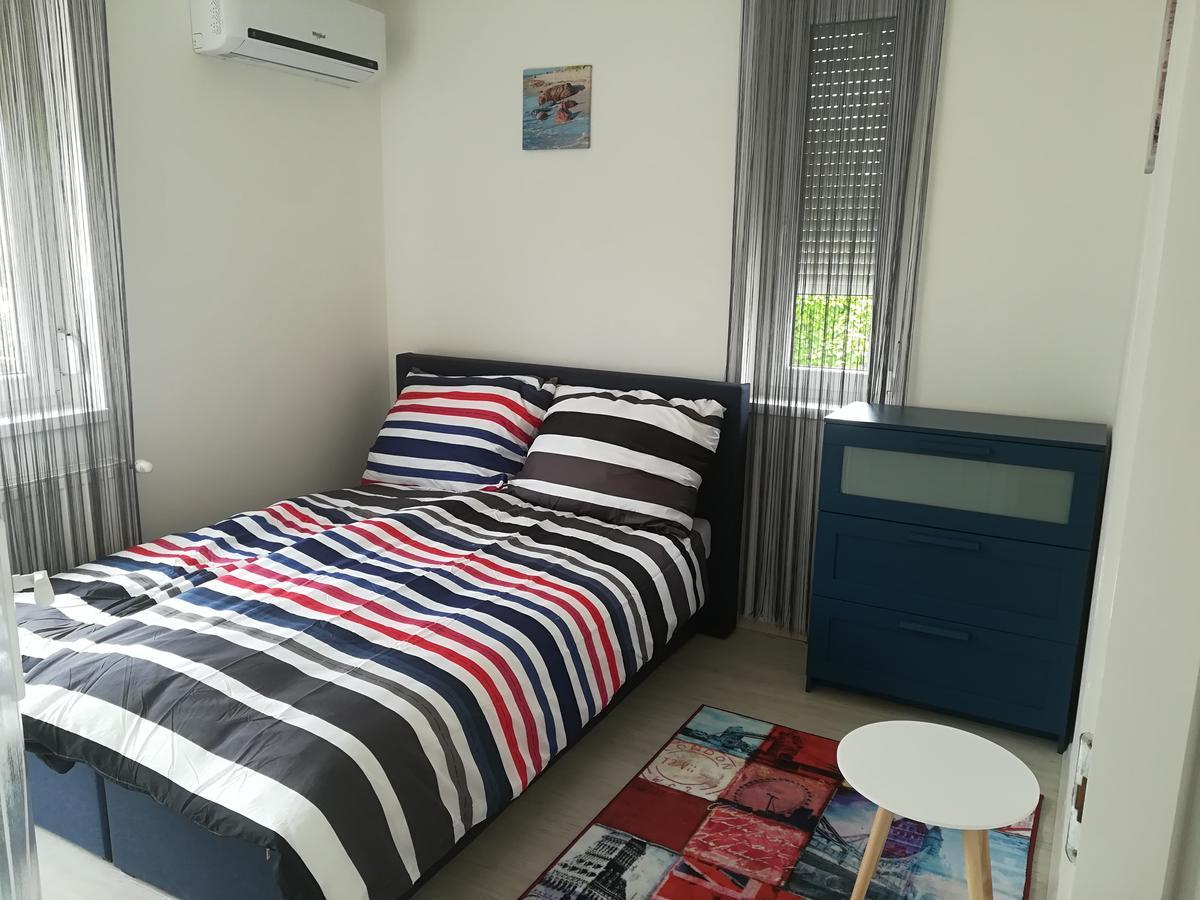 Balatinus Apartmanhaz Siófok Buitenkant foto